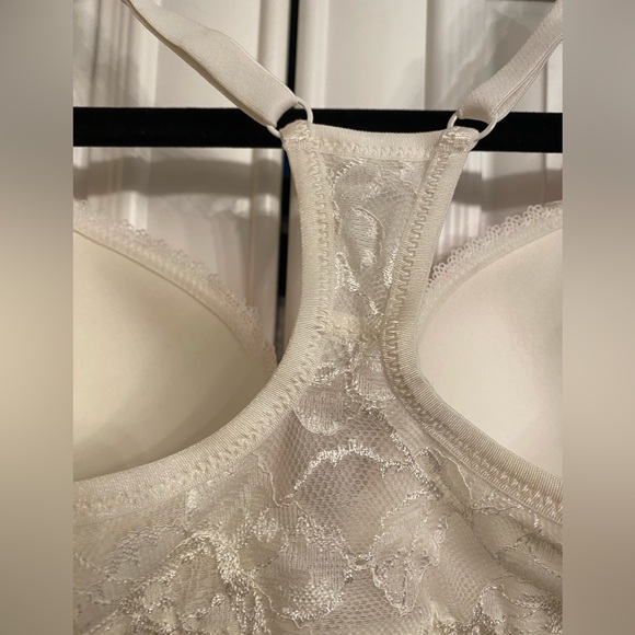 Gently Used Size 34D Victoria’s Secret Body by Victoria Bra - Picture 5 of 11